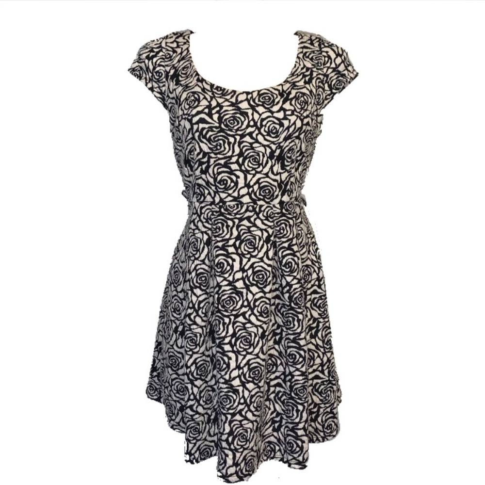 B/w Roses flare dress